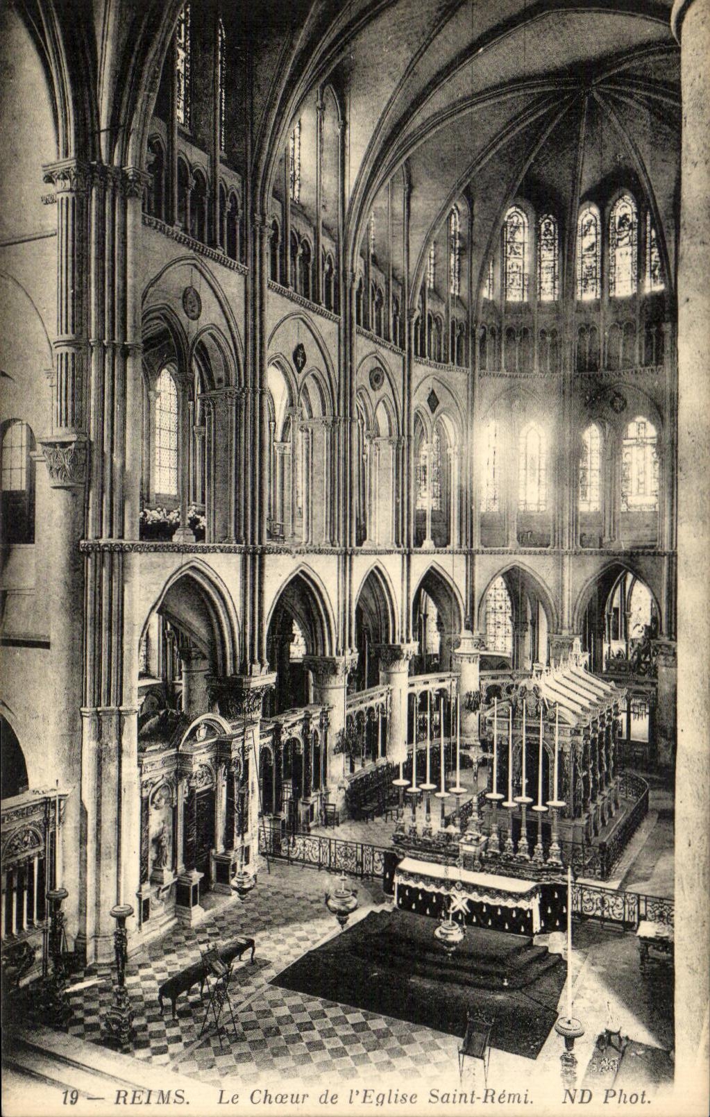 Reims — Le Chœur de l'Église Saint-Rémi — ND Phot.