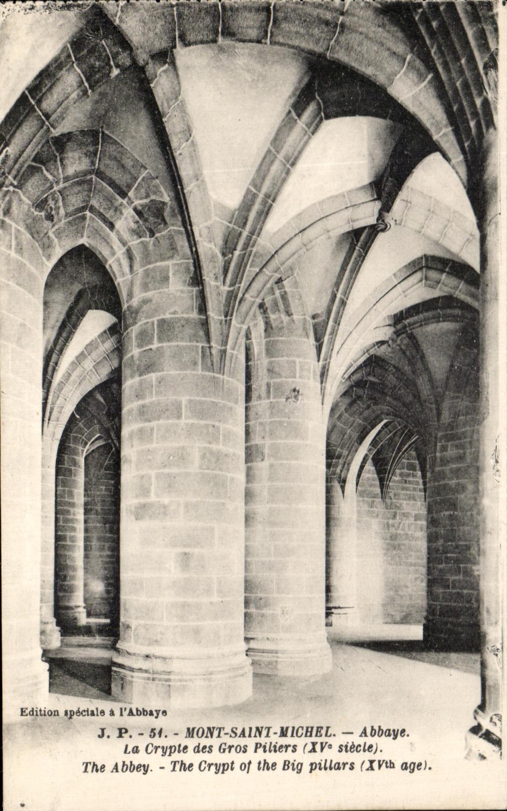 CPA Le Mont Saint Michel Le Crypte des Gros Piliers 