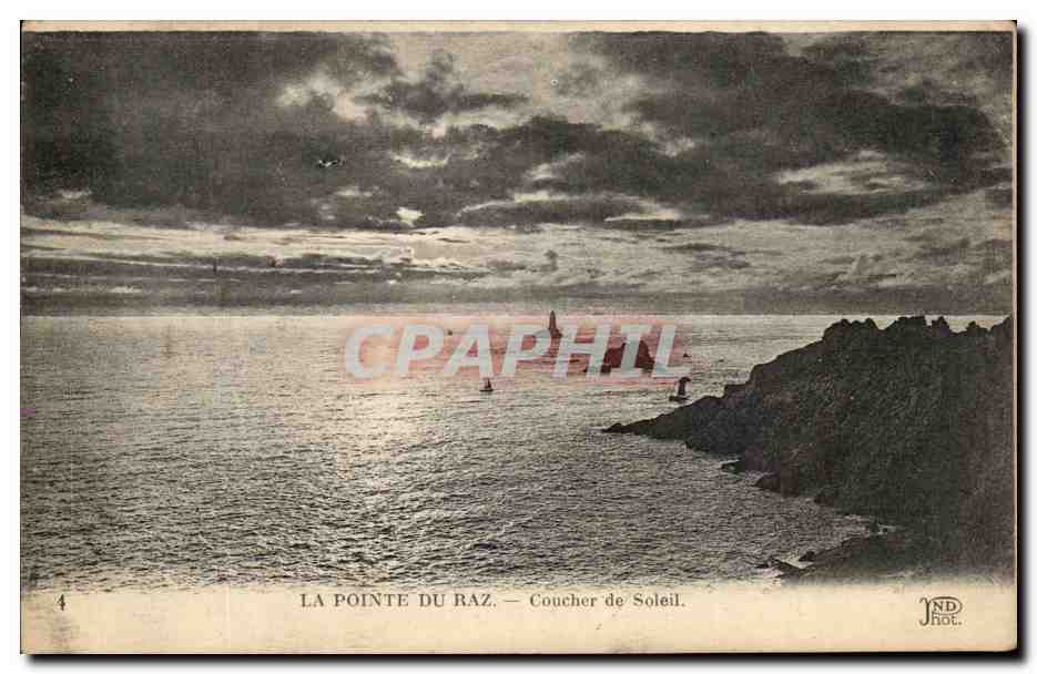 CPA La Pointe Du Raz Coucher De Soleil