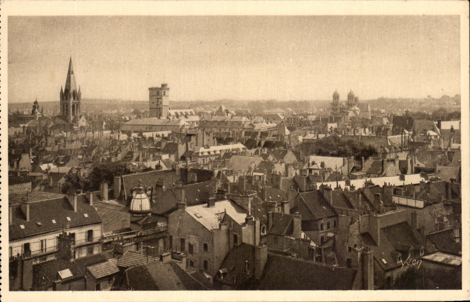 CPA Dijon Vue generale prise de l'Eglise Saint Jean