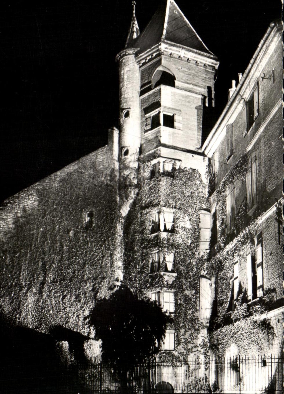 CPSM Toulouse La Ville Rose Hotel Baderon Maussac Plus connu sous le nom d'Hotel Guillermy