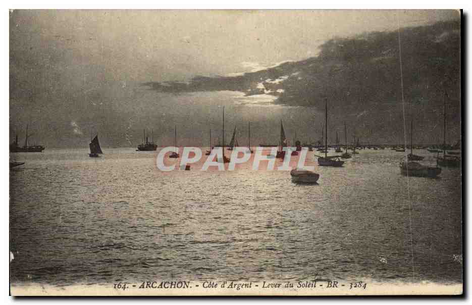 CPA Arcachon Cote d'Argent Lever du Soleil Bateaux