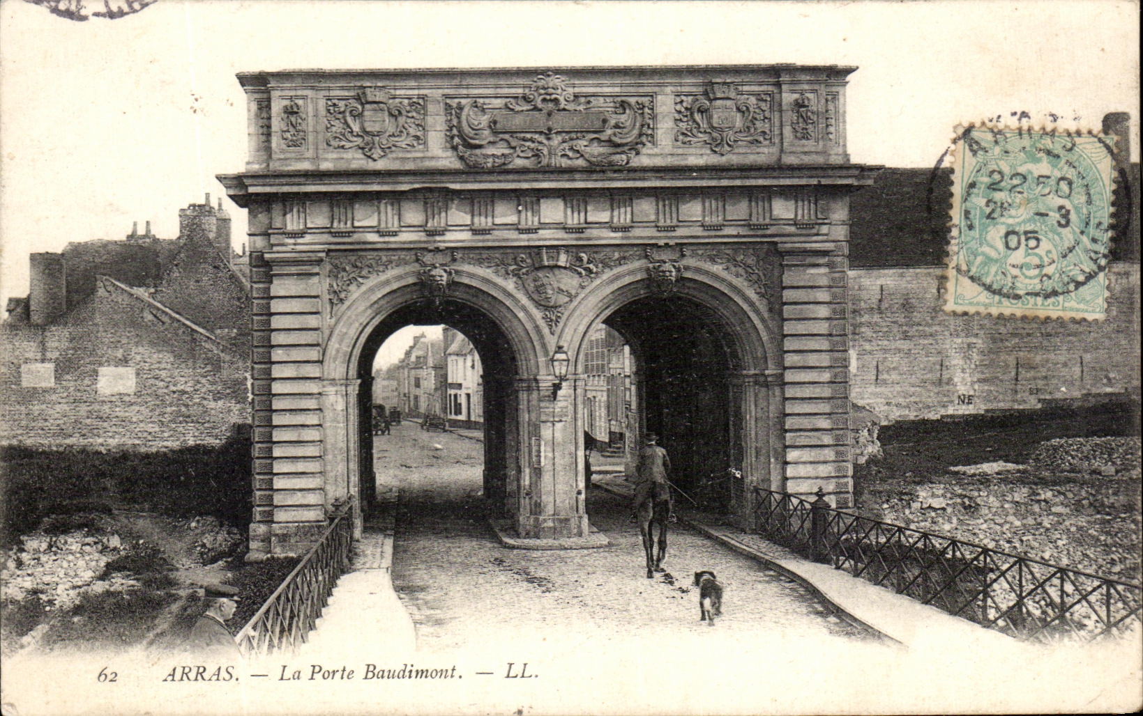 CPA Arras La Porte Baudimont Cavalier et son chien 