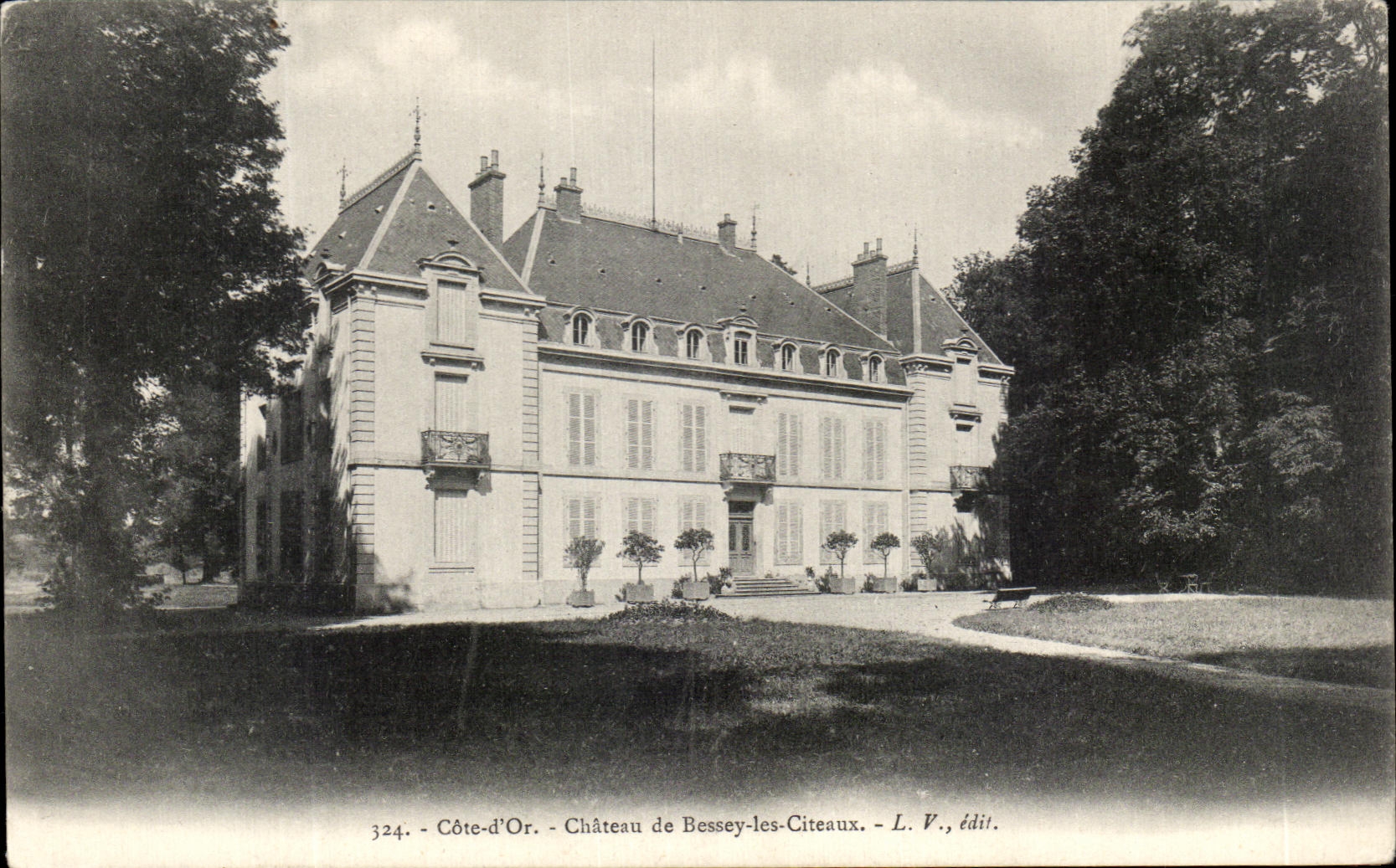 Château de Bessey-les-Citeaux — Côte-d'Or — L. V., édit. n° 324