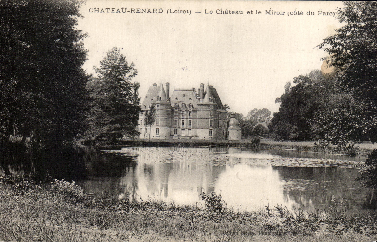 CPA Chateau Renard Le Chateau et le Miroir 