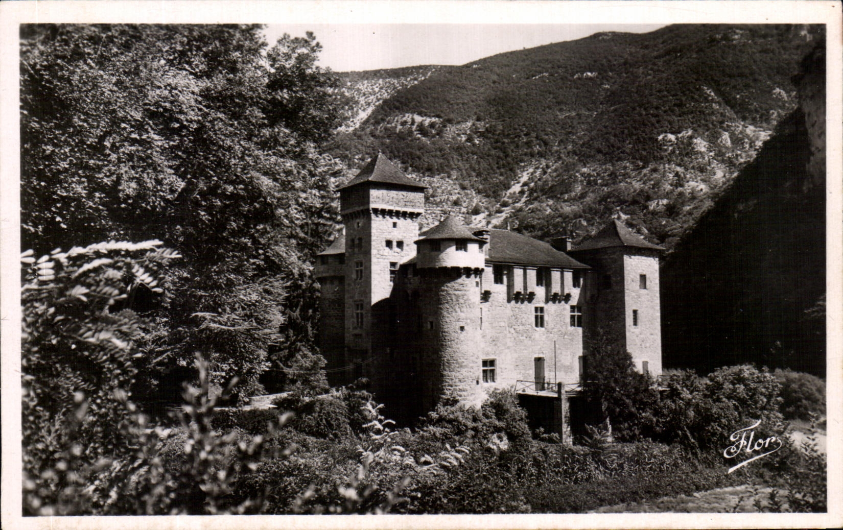 Château de la Caze — Les Gorges du Tarn — Éditions d'Art Marceau Carrière
