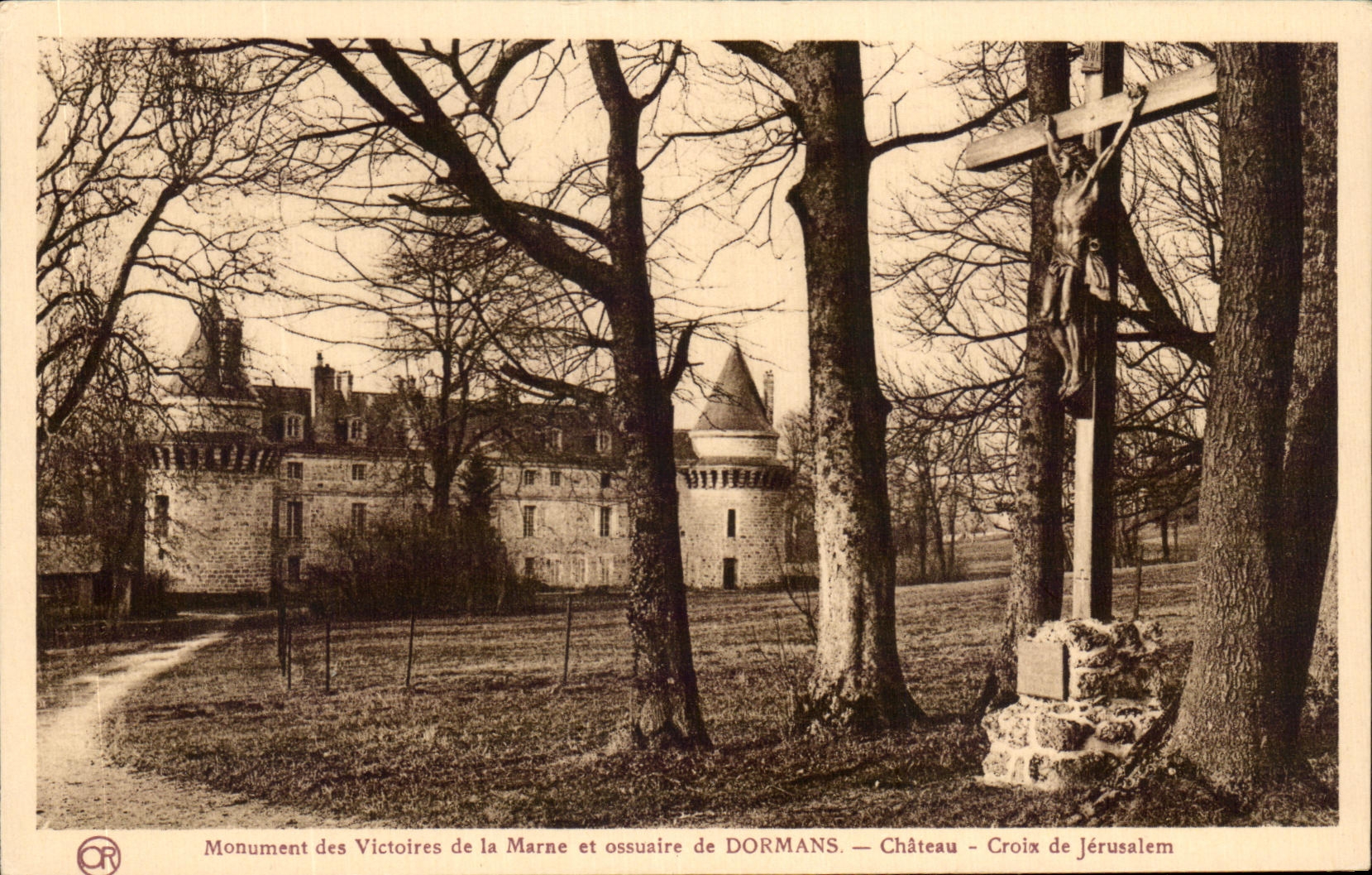 CPA Monument des Victoires de la Marne et ossuaire de Dormans Chateau Croix de Jerusalem