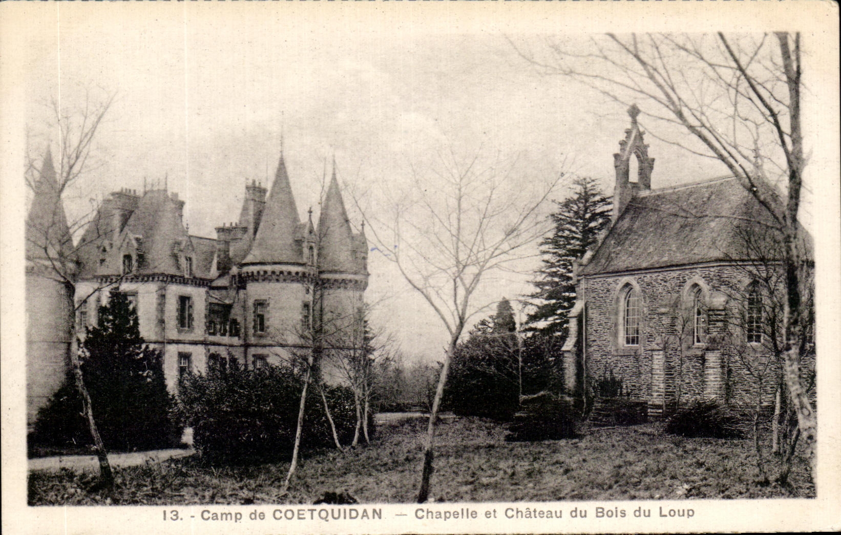 Camp de Coetquidan — Chapelle et Château du Bois du Loup — J. Berthaus, Phot. Bellevue Coetquidan