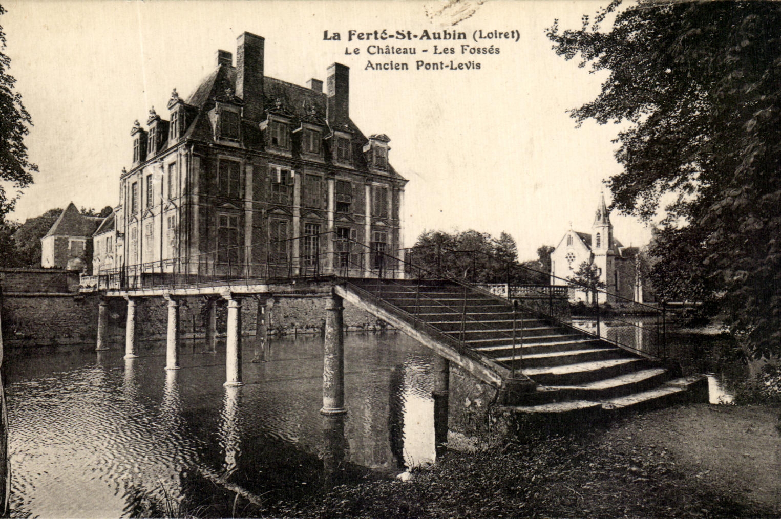CPA La Ferte St Aubin Le Chateau Pont Levis