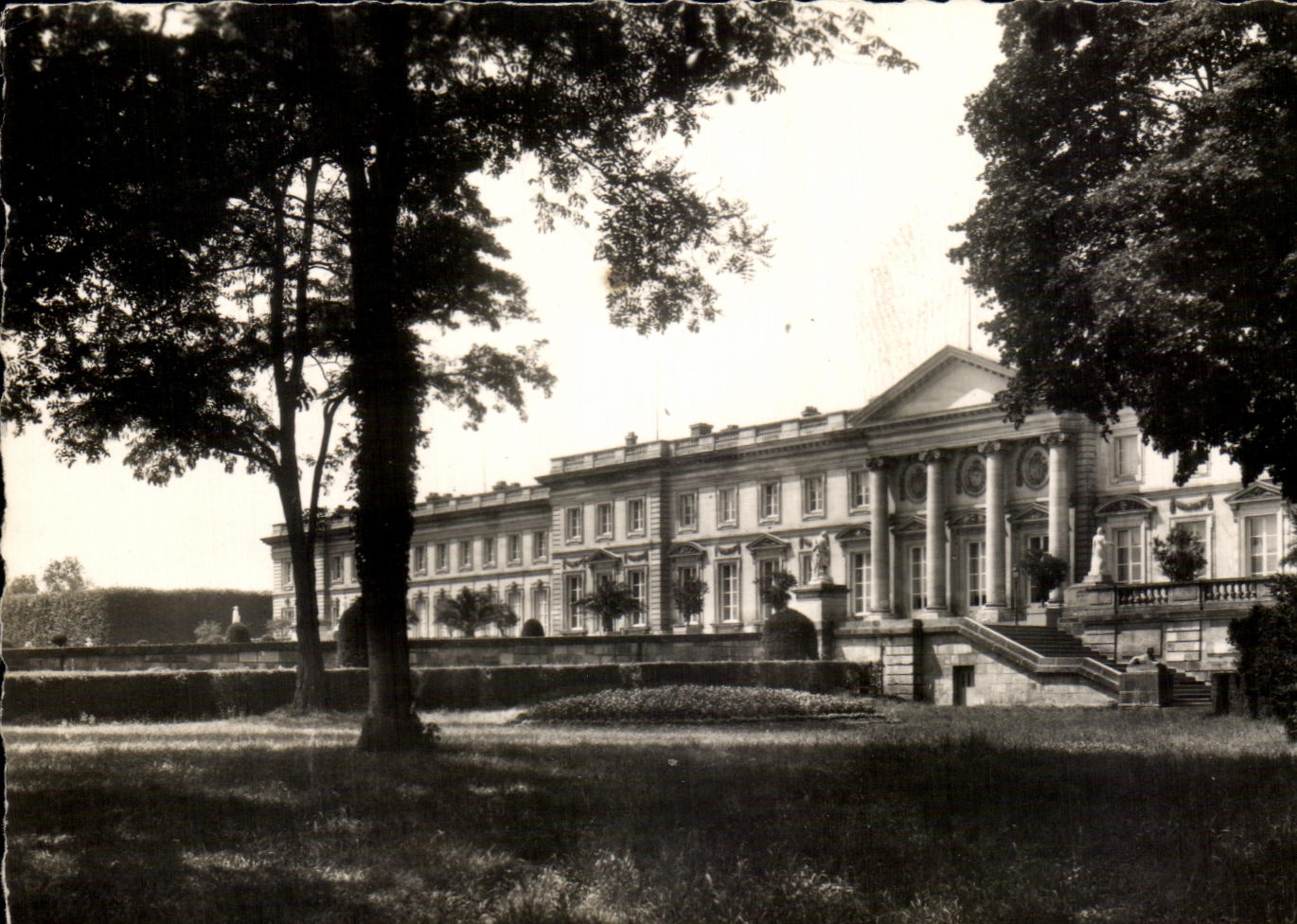 Le Château - Un Coin du Parc — Compiegne — Réal-Photo n°107