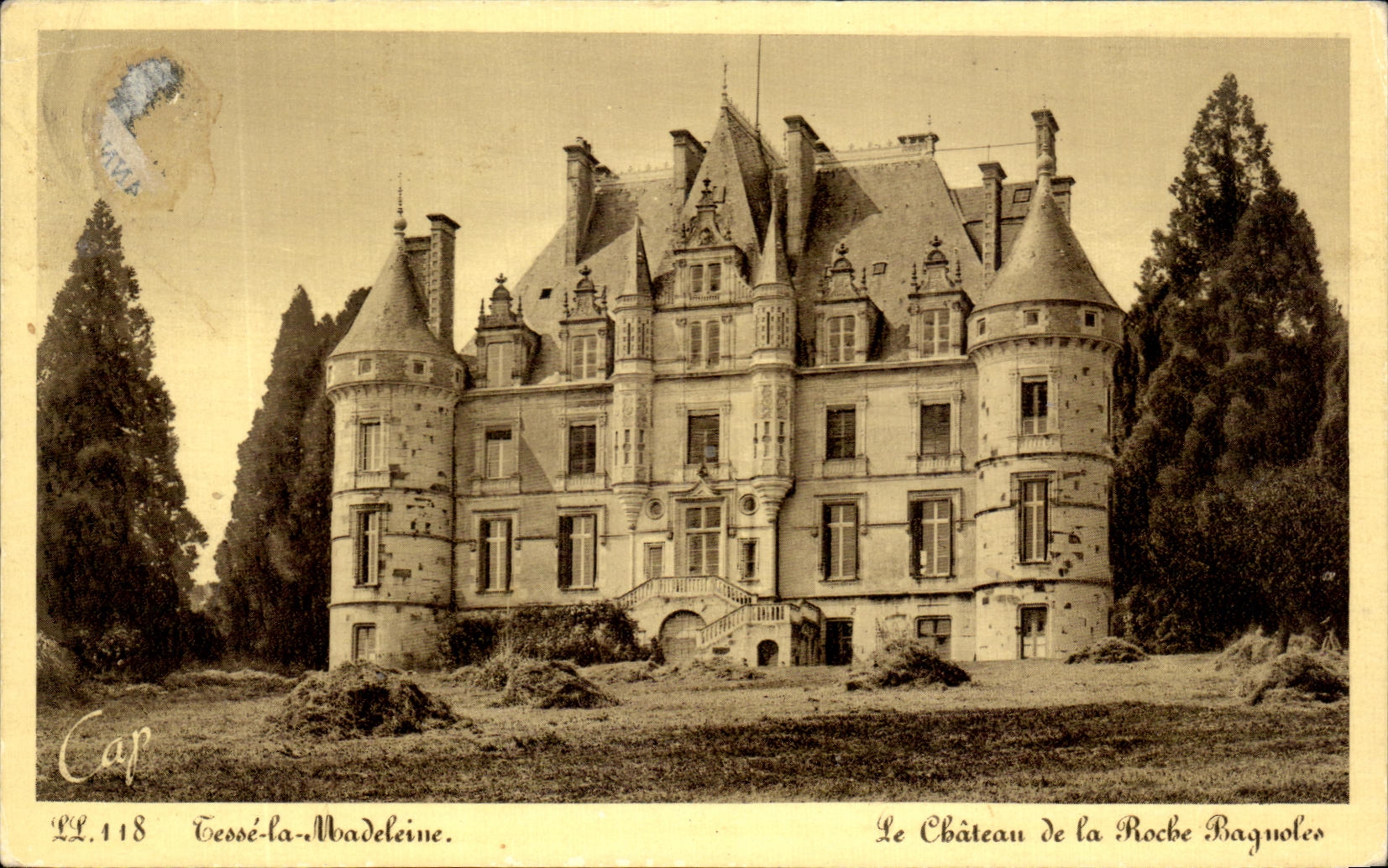 CPA Tesse La Madeleine Le Chateau de la Roche Bagnoles