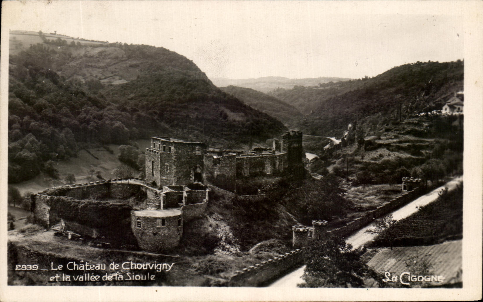 Le Château de Chouvigny et la vallée de la Sioule — La Cigogne, n° 2339