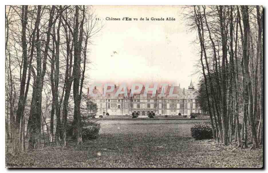 CPA Chateau d'Eu vu de la Grande Allee