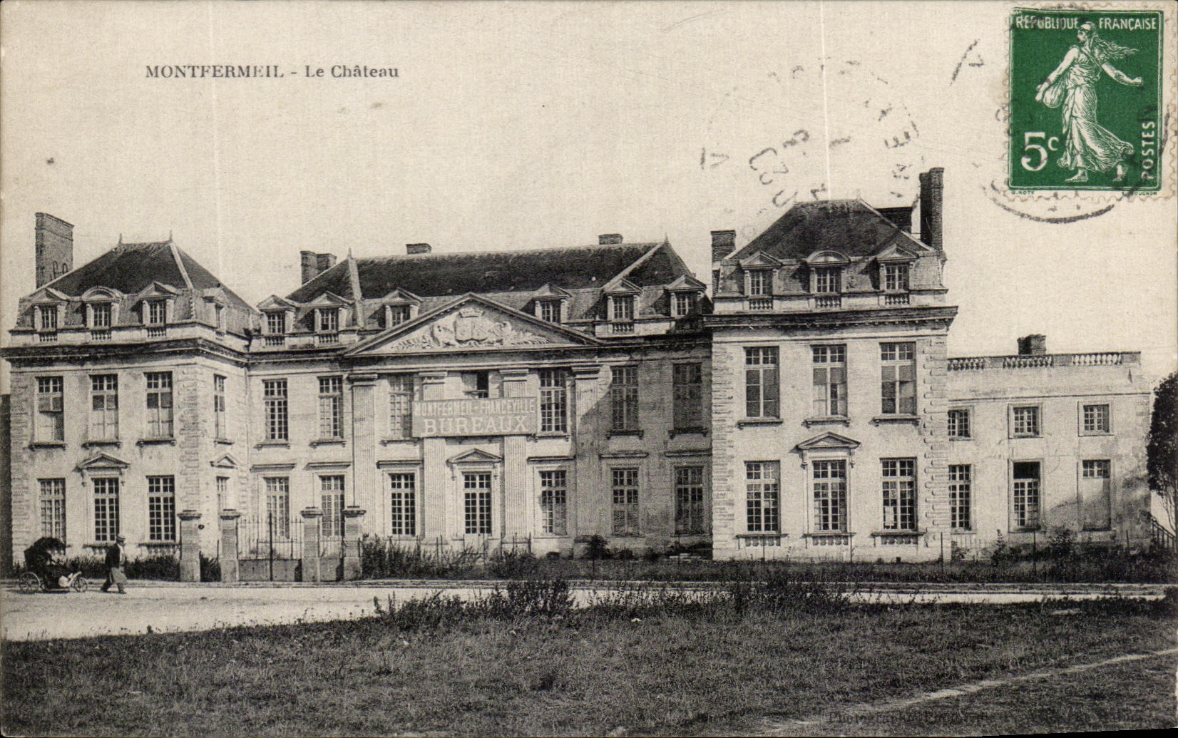 CPA Montfermeil le chateau