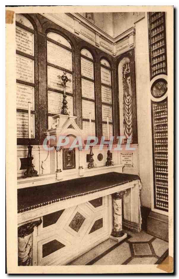 La Chapelle des Carmélites de Lisieux — Un des autels du péristyle précédant la chapelle de la Châsse — Éditeur non visible