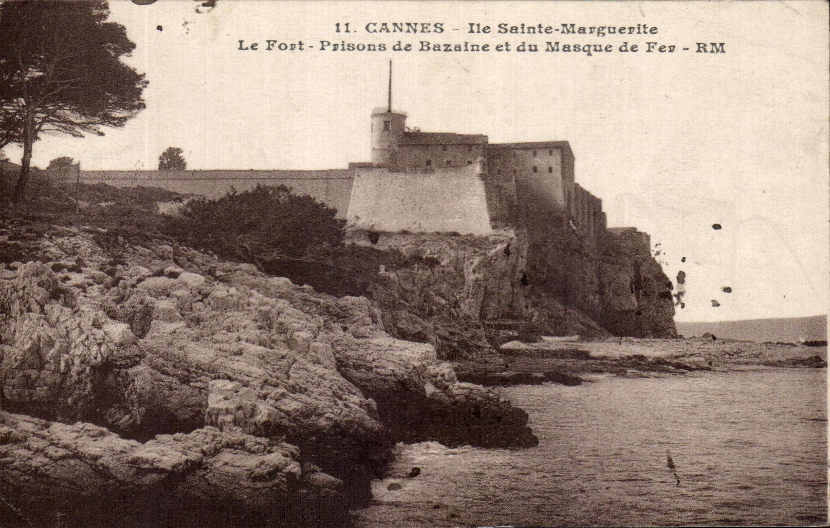 CPA Cannes Ile Sainte Marguerite Le Fort Prisons de Bazaine et du Masque de Fer