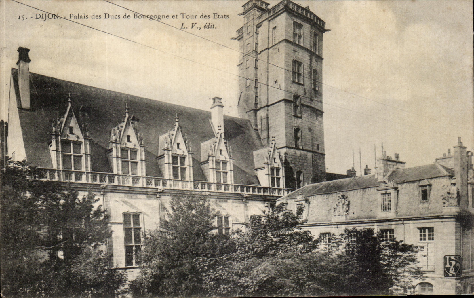 CPA Dijon Palais des Ducs de Bourgogne et Tour des Etats