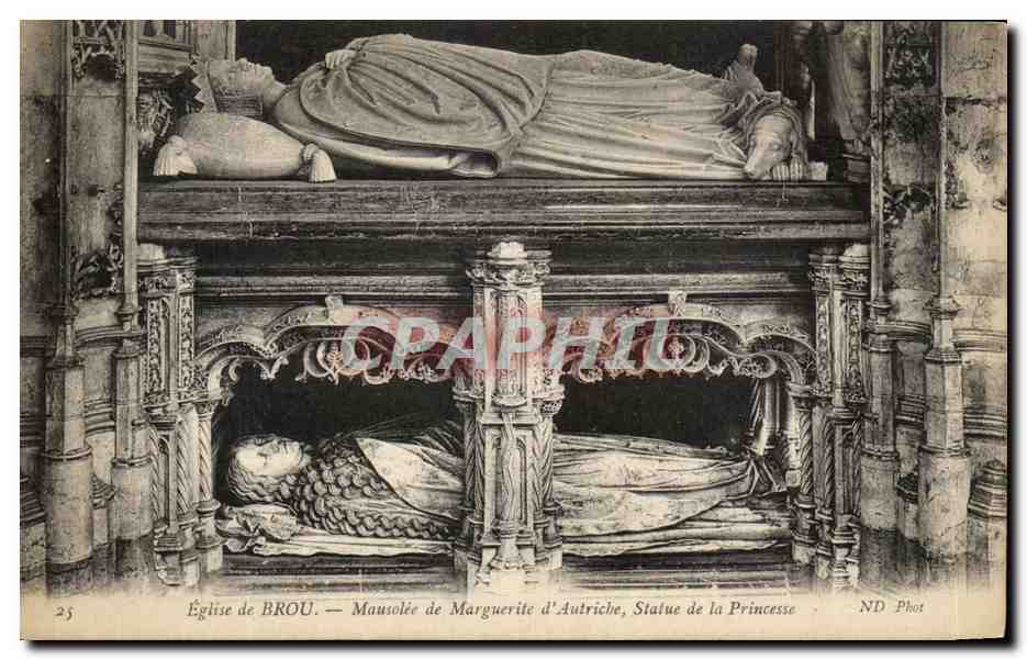 Église de BROU — Mausolée de Marguerite d'Autriche, Statue de la Princesse — ND Phot