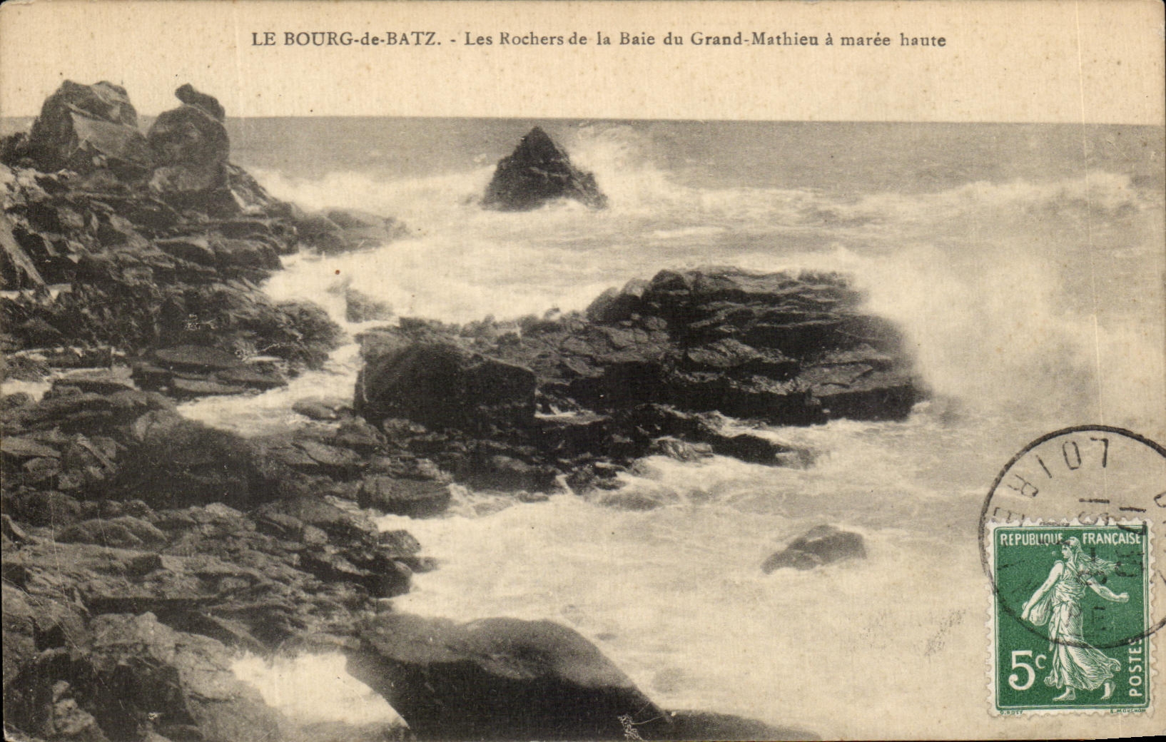 CPA Le Bourg de Batz Les Rochers de la Baie du Grand Mathieu a maree haute