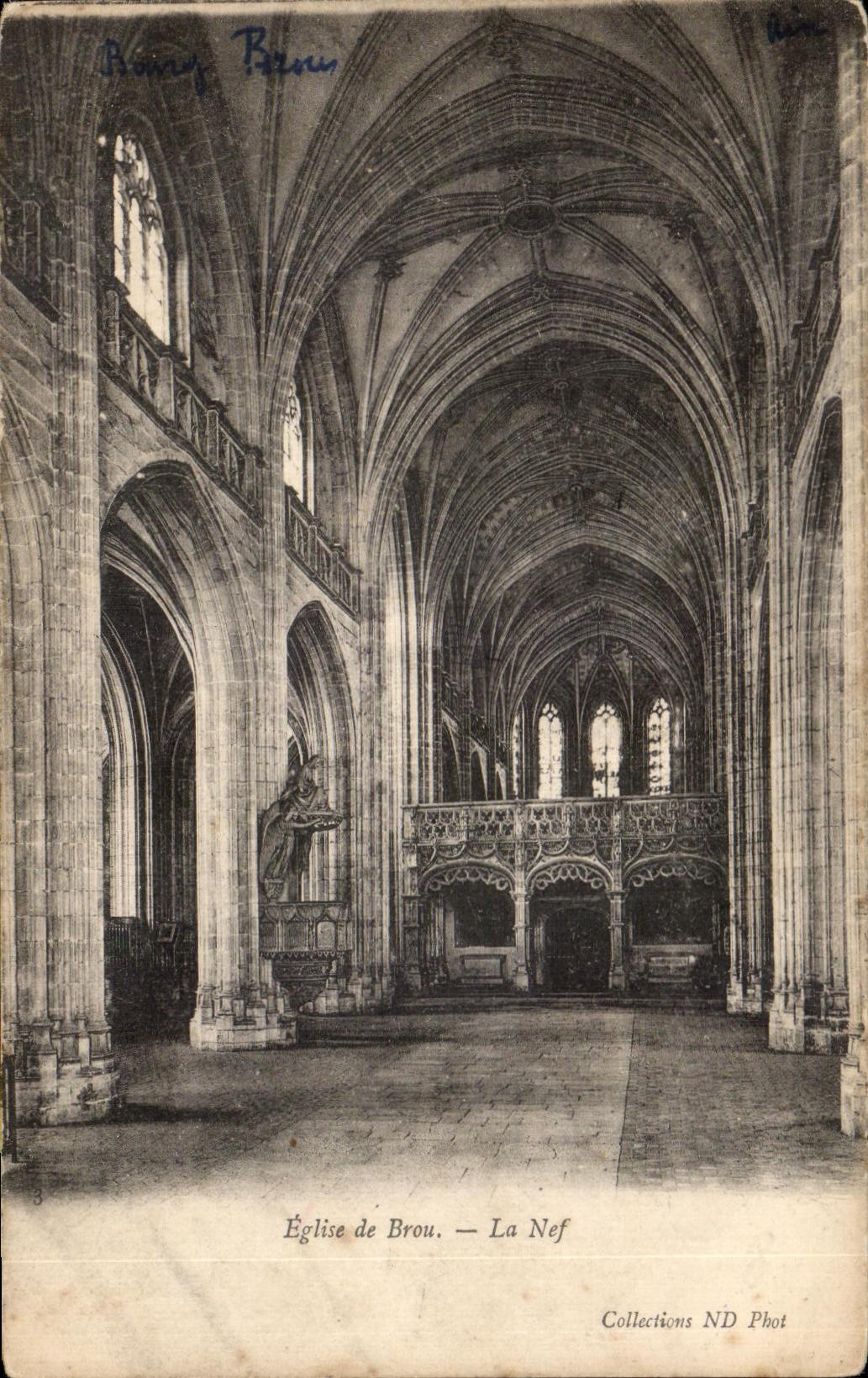 CPA Eglise de Brou Figure La Nef 