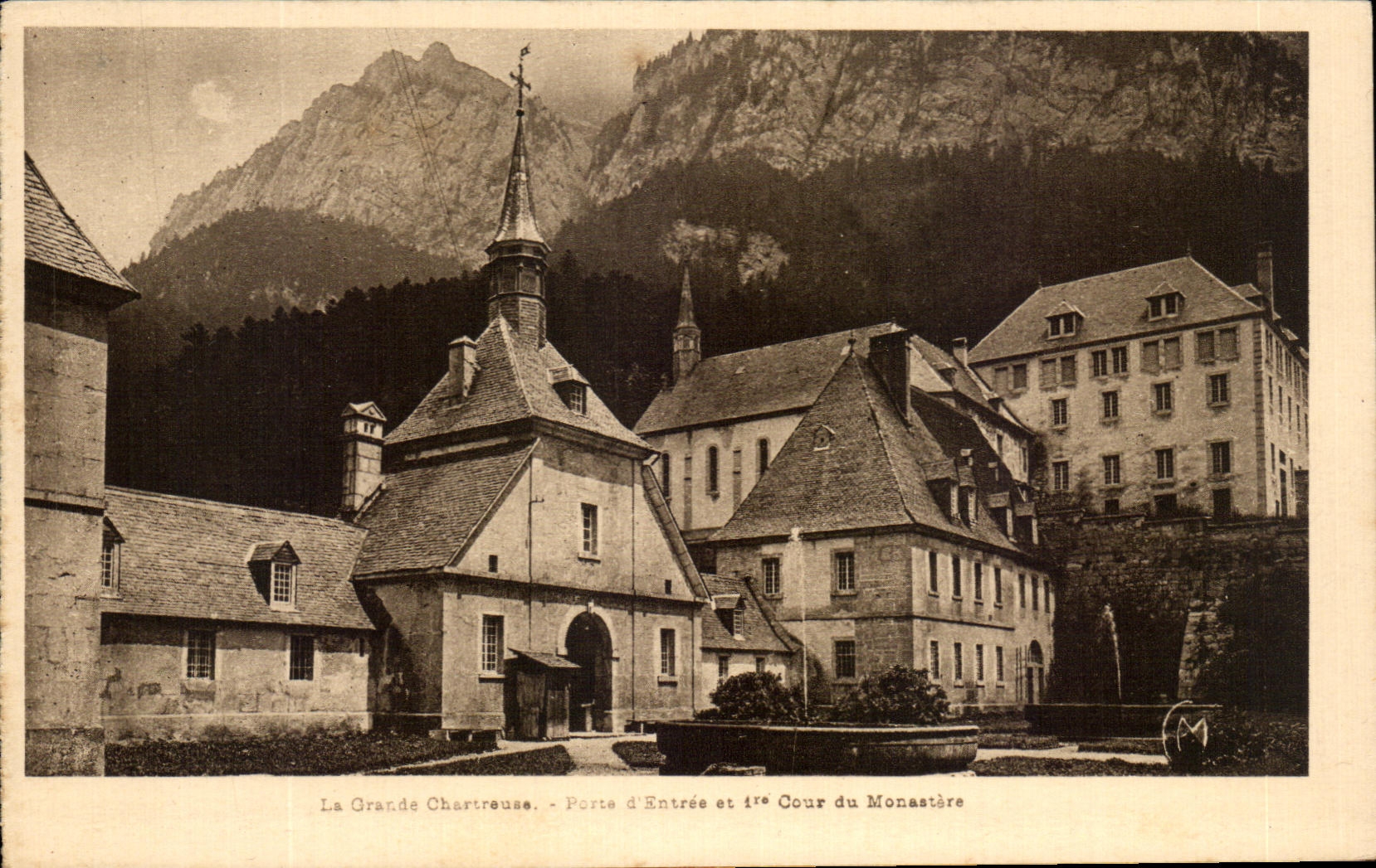 La Grande Chartreuse — Porte d'Entrée et 1ère Cour du Monastère — Éditions Martinotto Frères