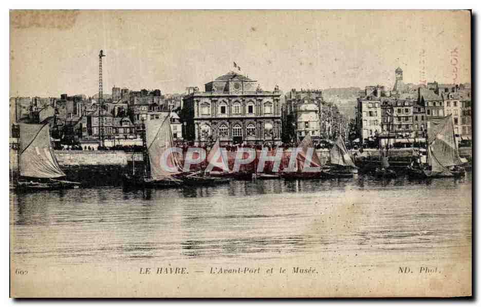 CPA Le Havre L'Avant Port et le Musee Bateaux 