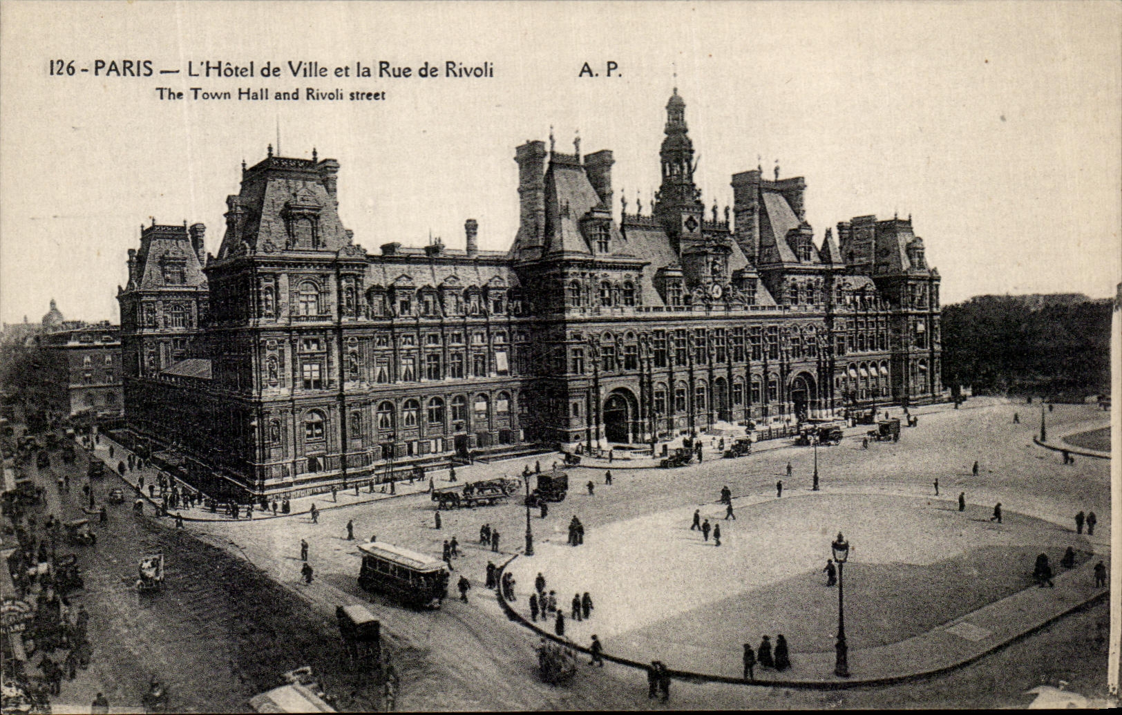 CPA Paris L'Hotel de Ville et la Rue de Rivoli