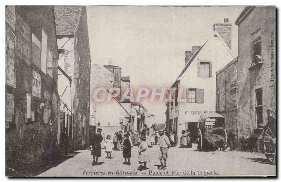 Ferrières-en-Gâtinais — Place et Rue de la Triperie — L. B. 1005, Imprimeur à Ferrières.