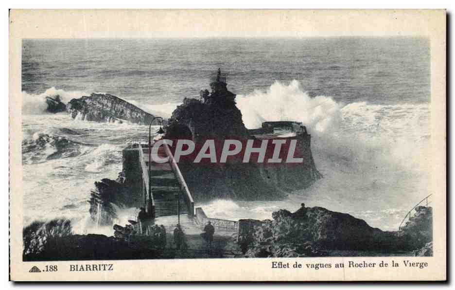 CPA Biarritz Effet De Vagues Au Rocher De La Vierge