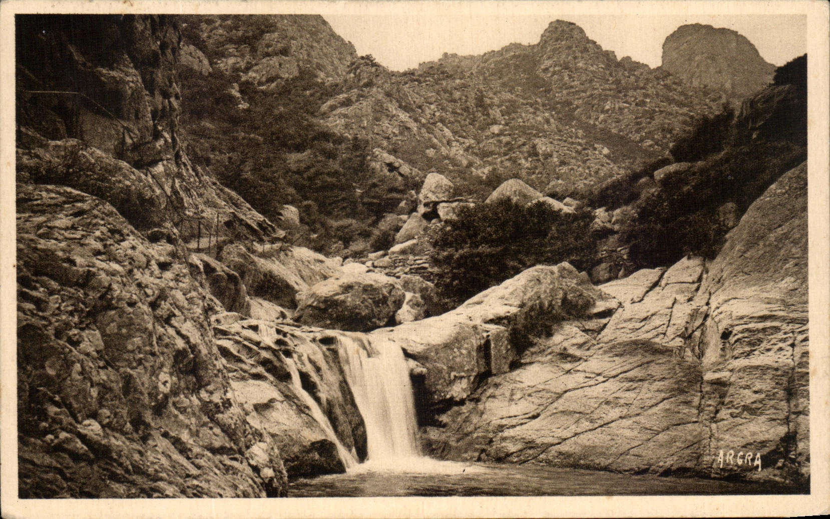 CPA Lamalou les Bains Un Site sauvage dans les gorges a Colombieres sur Orb