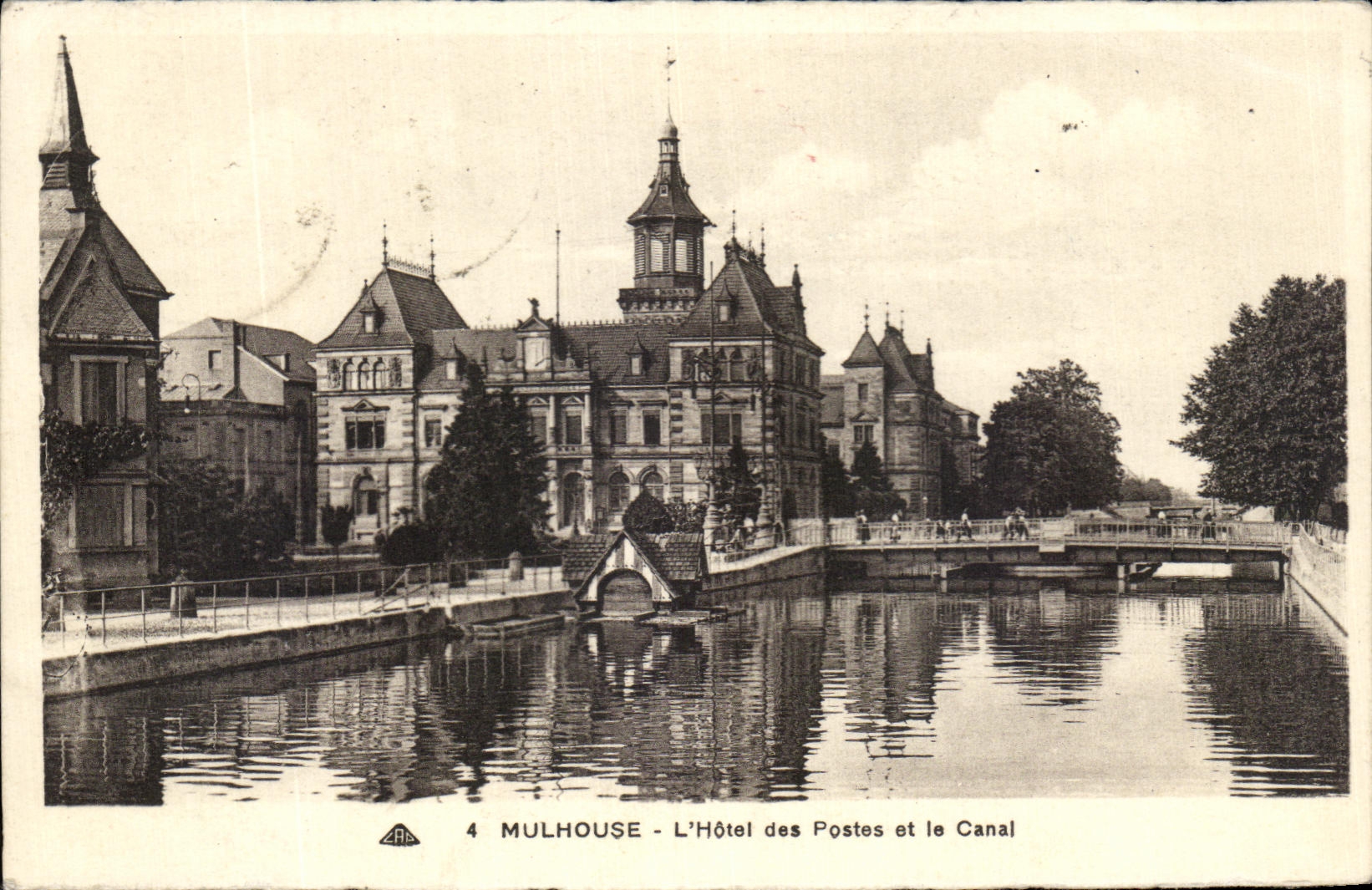 CPA Mulhouse L'Hotel des Postes et le Canal