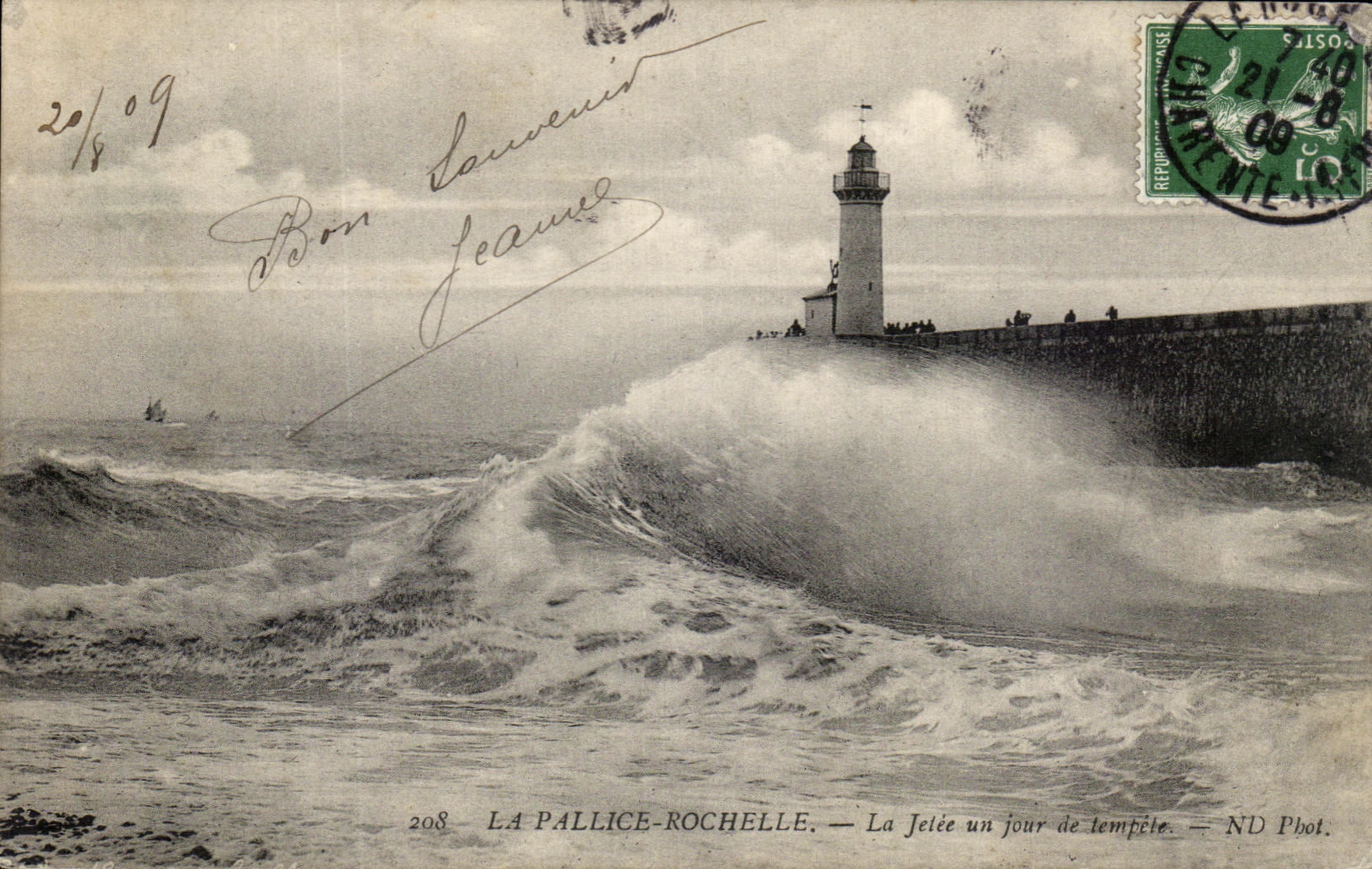 CPA La Pallice Rochelle La Jetee Un Jour De tempete Phare