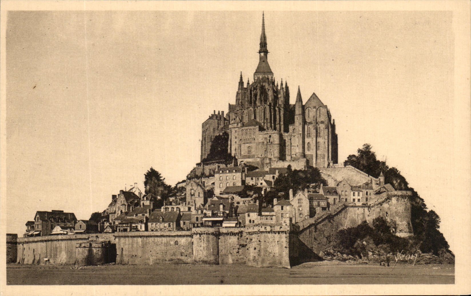 Mont-Saint-Michel — Vue générale, côté Nord-Est — Les Éditions d'Art Yvonne, Paris
