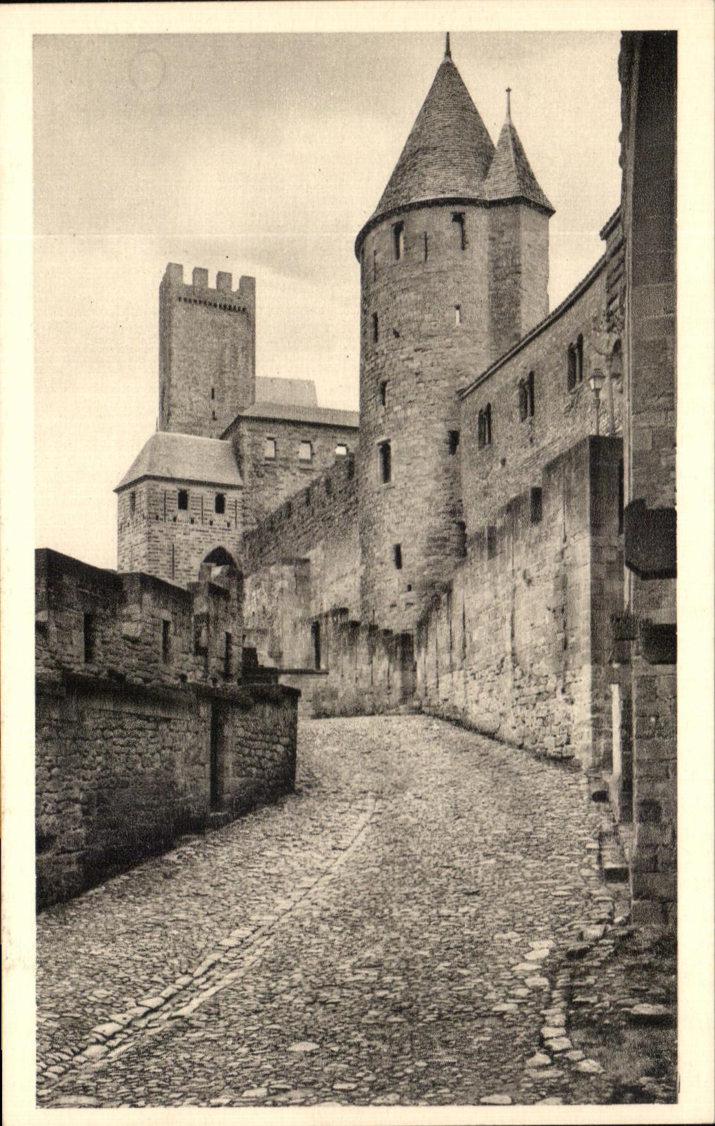 Cité de Carcassonne — Le Château et la porte d'Aude — éditeur G. Palais, Paris