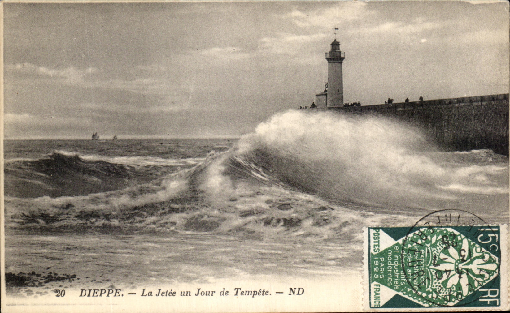 CPA Dieppe La Jetee Un Jour De Tempete Phare
