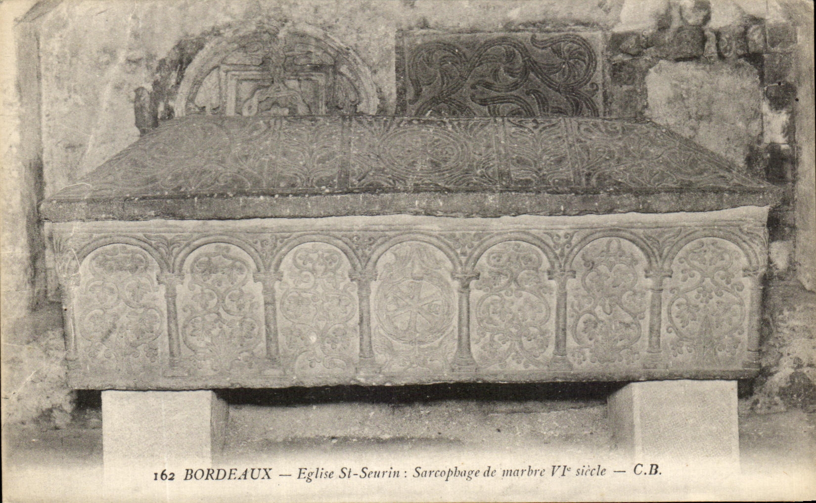 CPA Bordeaux Eglise St Seurin Sarcophage de marbre 