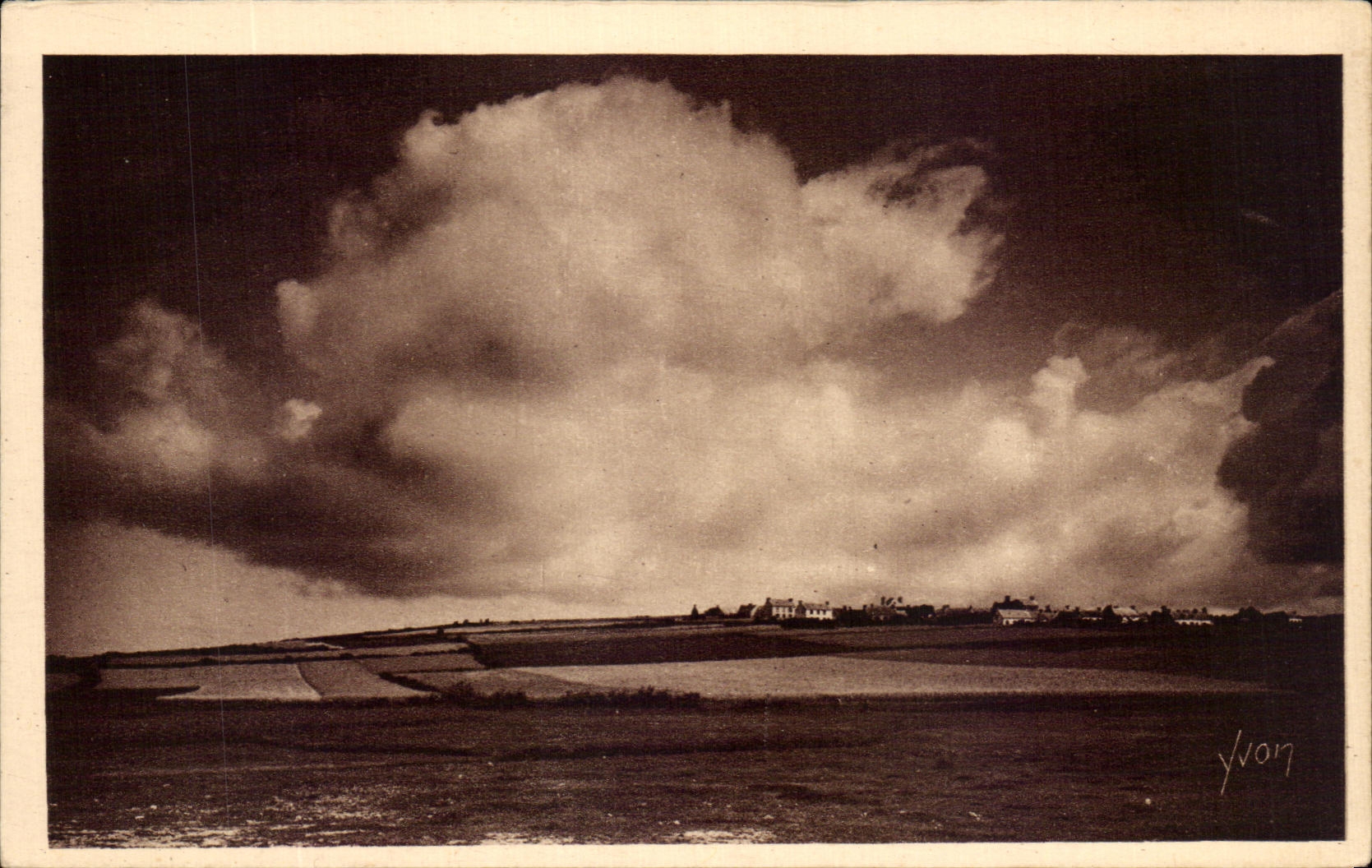 Plogoff — Dernier village avant la Pointe du Raz — Édition d'Art YVON