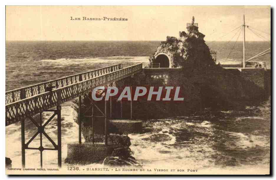 CPA Biarritz Le Rocher De La Vierge Et Son Port