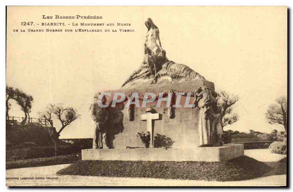 CPA Biarritz Le Monument Aux Morts Militaria 