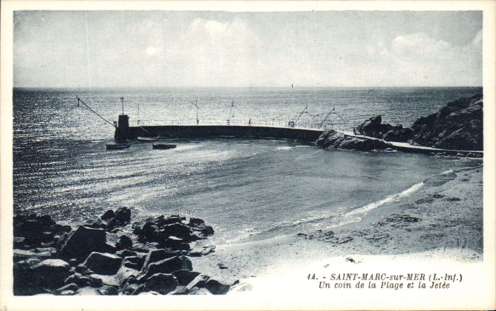 CPA Saint Marc Sur Mer Un Coin De La Plage Et La Jetee