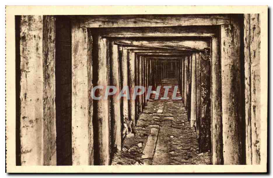 Fort de Vaux — Gaine, die zum Nordosten-Contrescarpe-Feld führt, durch die die Deutschen in das Fort eindrangen, am 2. Juni 1916