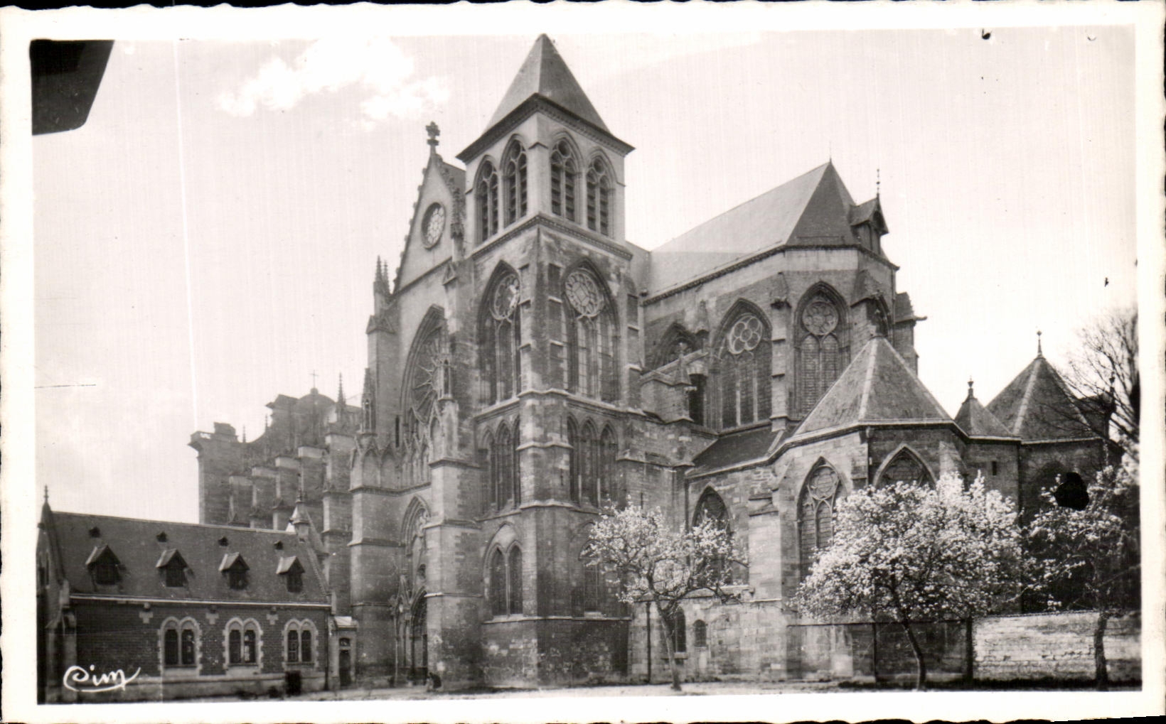 CPA Chalons sur Marne La Cathedrale Le Chevet