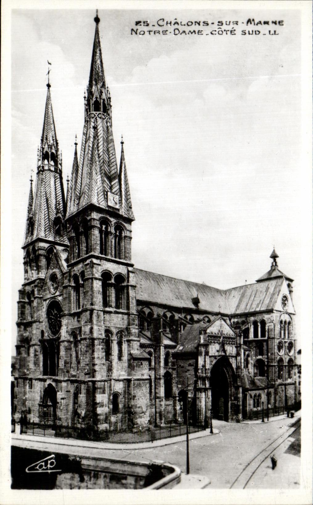 Châlons-sur-Marne — Kathedrale Notre-Dame, Südseite — C.A.P. Paris