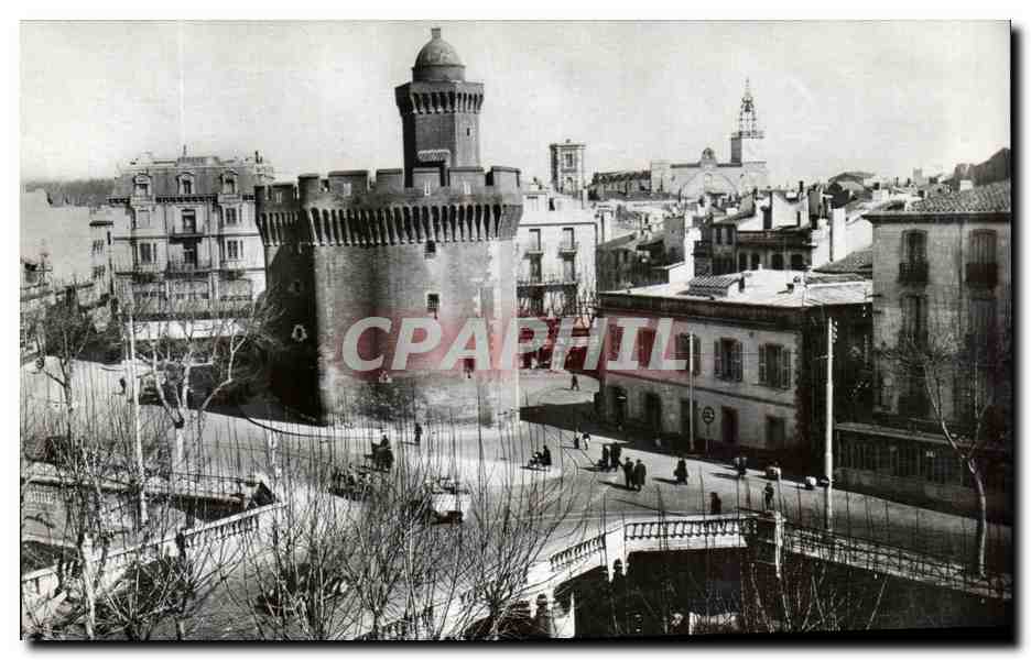 CPA Perpignan Le Castillet et Cathedrale 