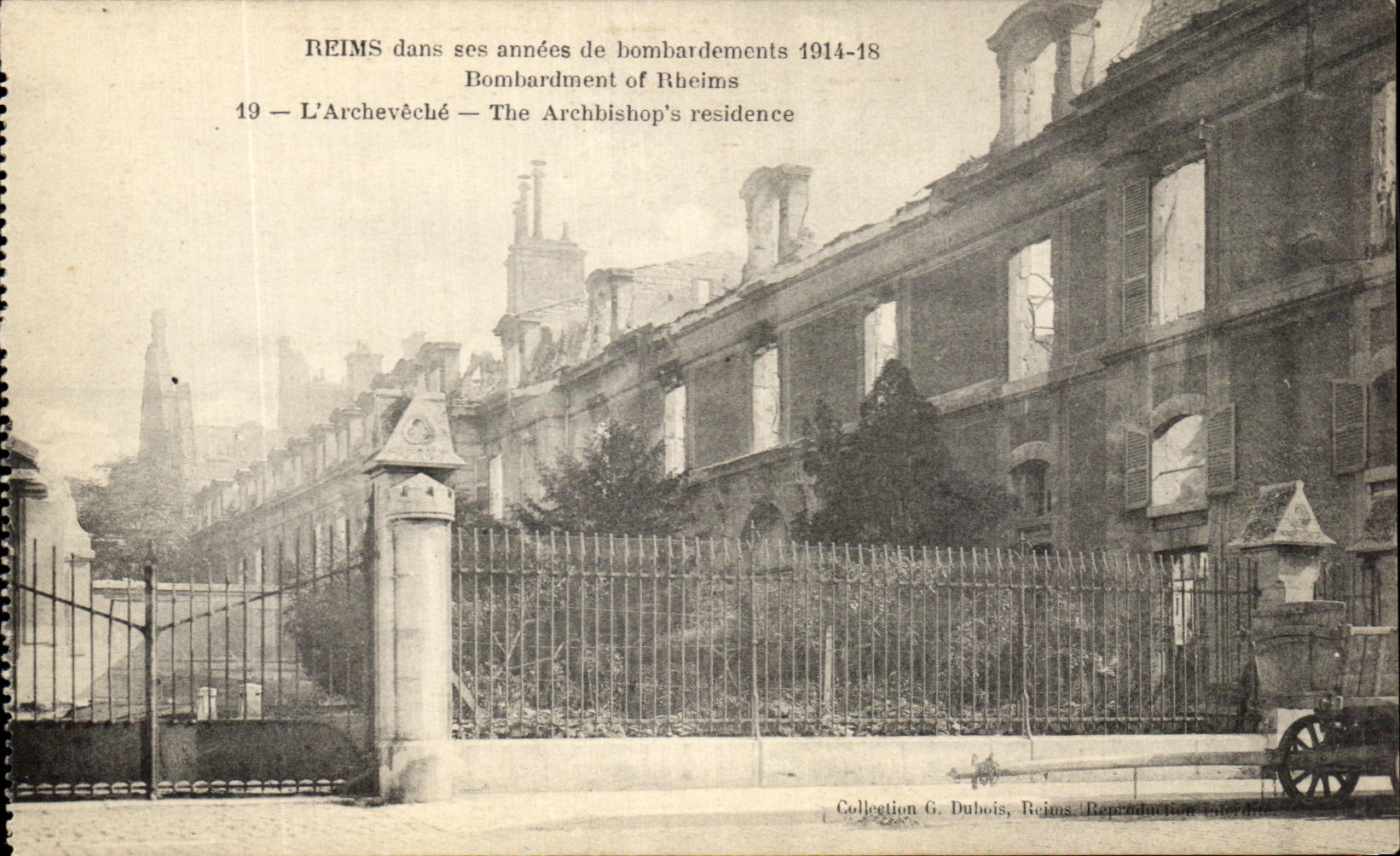 CPA Reims Dans Ses Annees De Bombardement L'Arecheveche Militaria