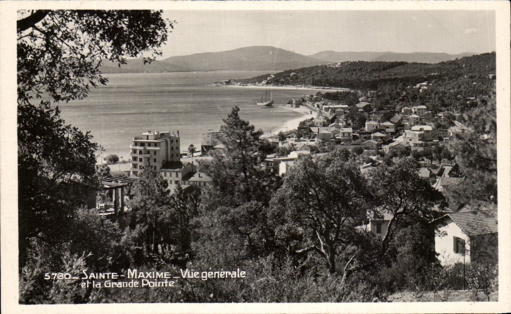 CPA Saint Maxime Vue generale et la Grande Pointe