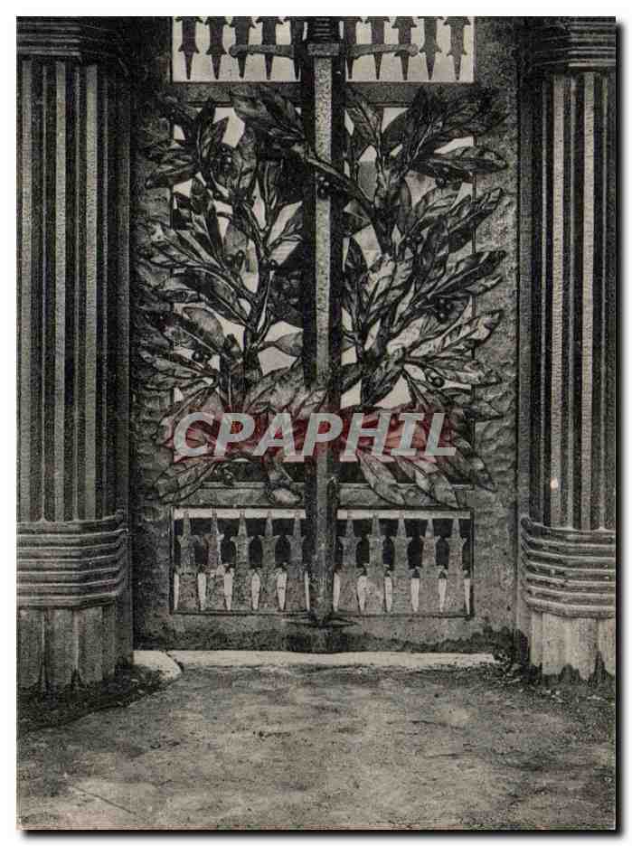 CPA Thiaumont pre Douaumont Le Monument de la tranchee des baionnettes Militaria