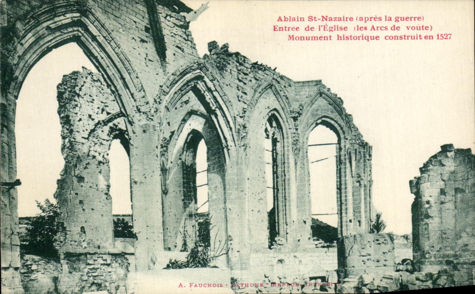 CPA Abiain St Nazaire Entree de I'Eglise Militaria 