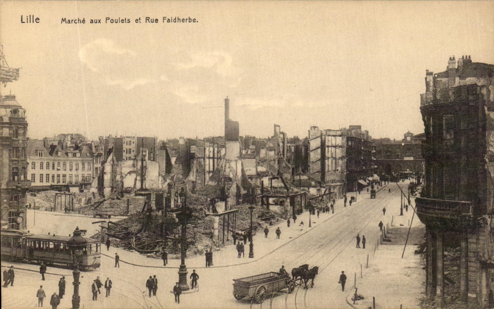CPA Lille Marche aux poulets et Rue Faidherbe Militaria 