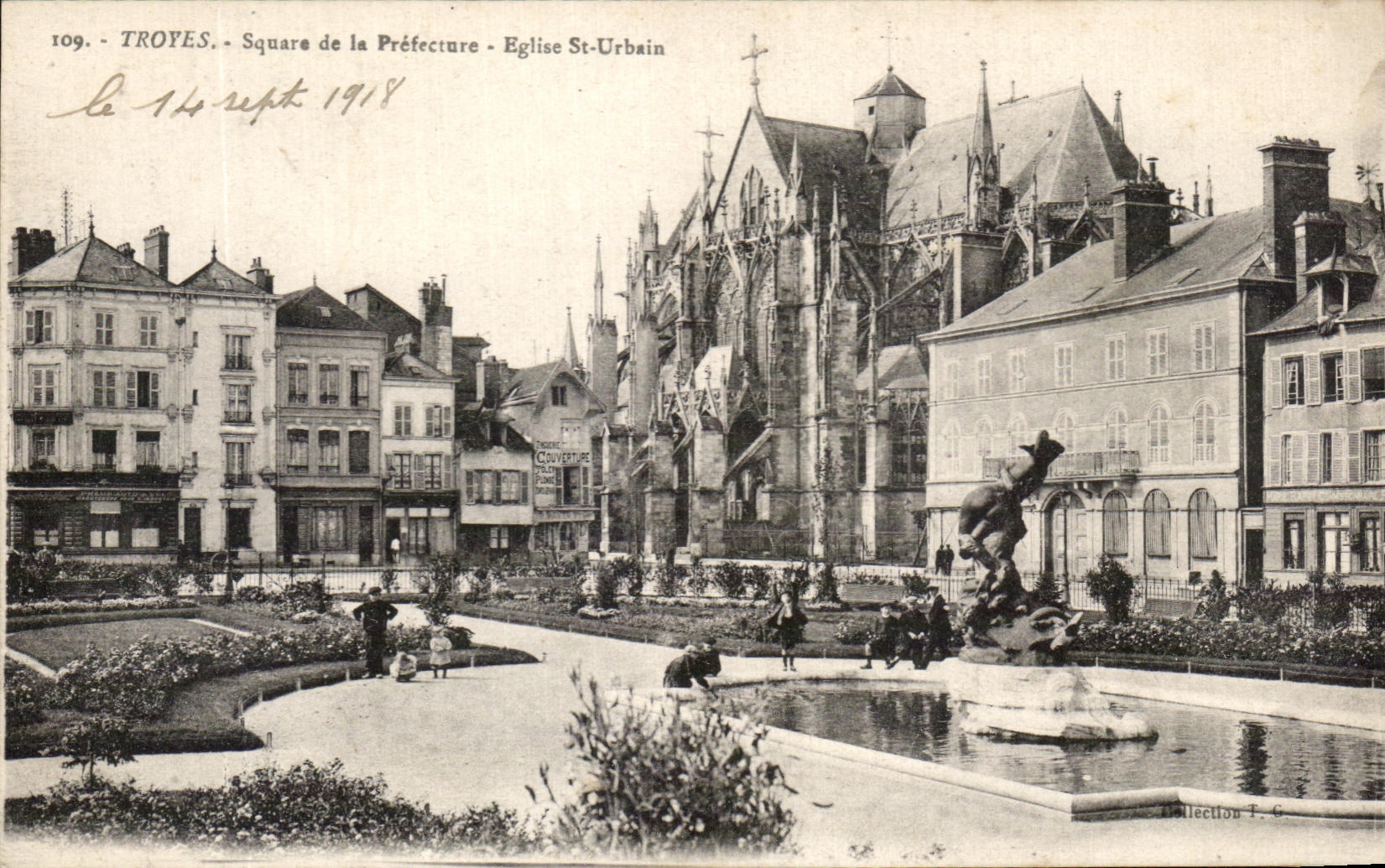 Troyes - Square de la Préfecture - Église St-Urbain — Collection F. C. n°109